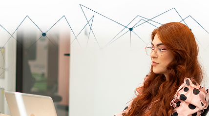 Persona estudiando en IU Digital